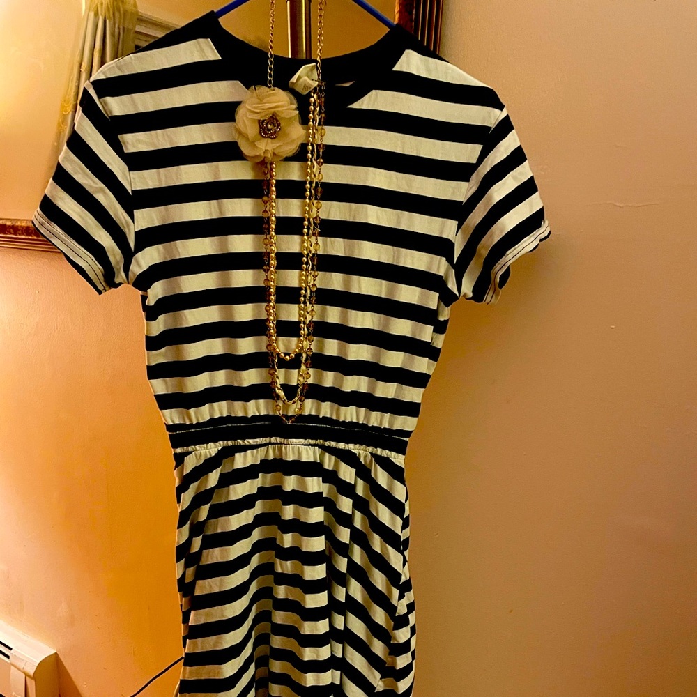 HnM striped jersey dress. Gorgeous, new condition.